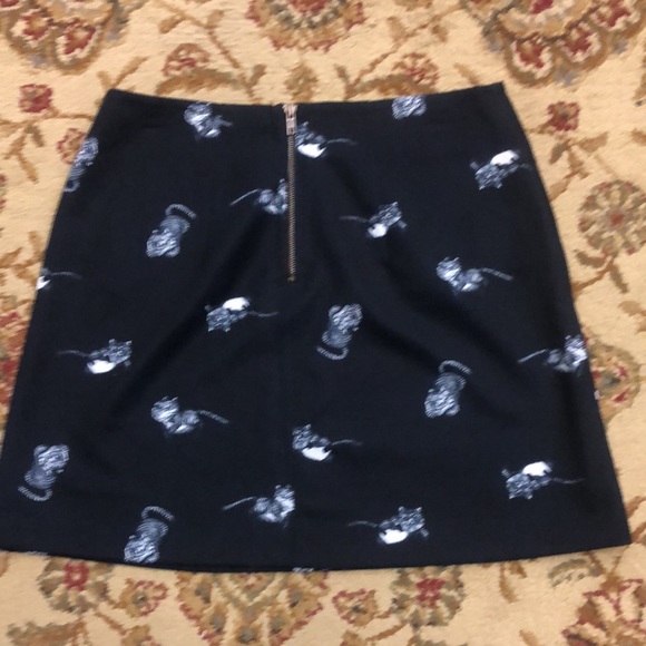 Alice behind the looking glass cat skirt.  Size 10. EUC. - Picture 3 of 4